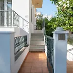 Artemisia Apartment *